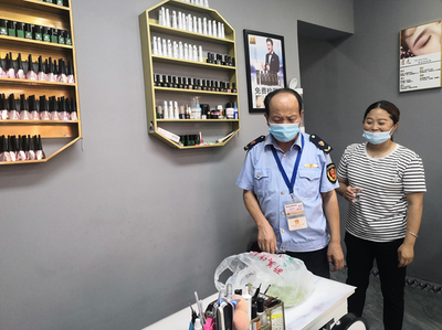 播州區(qū)市場(chǎng)監(jiān)管局強(qiáng)化監(jiān)管，專項(xiàng)檢查覆蓋不合格化妝品與服裝銷售